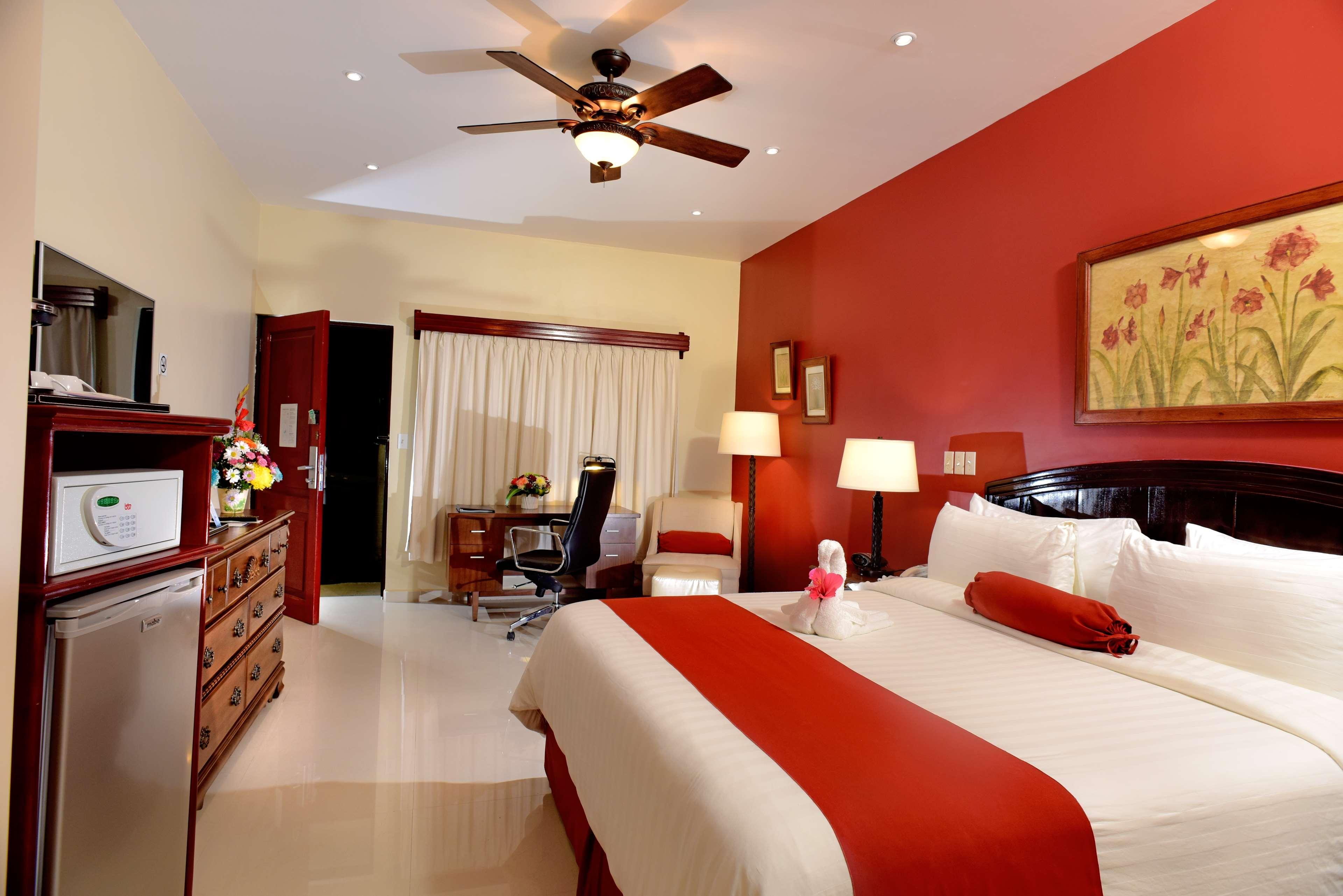 Best Western Plus Belize Biltmore Plaza Belize City Exterior foto