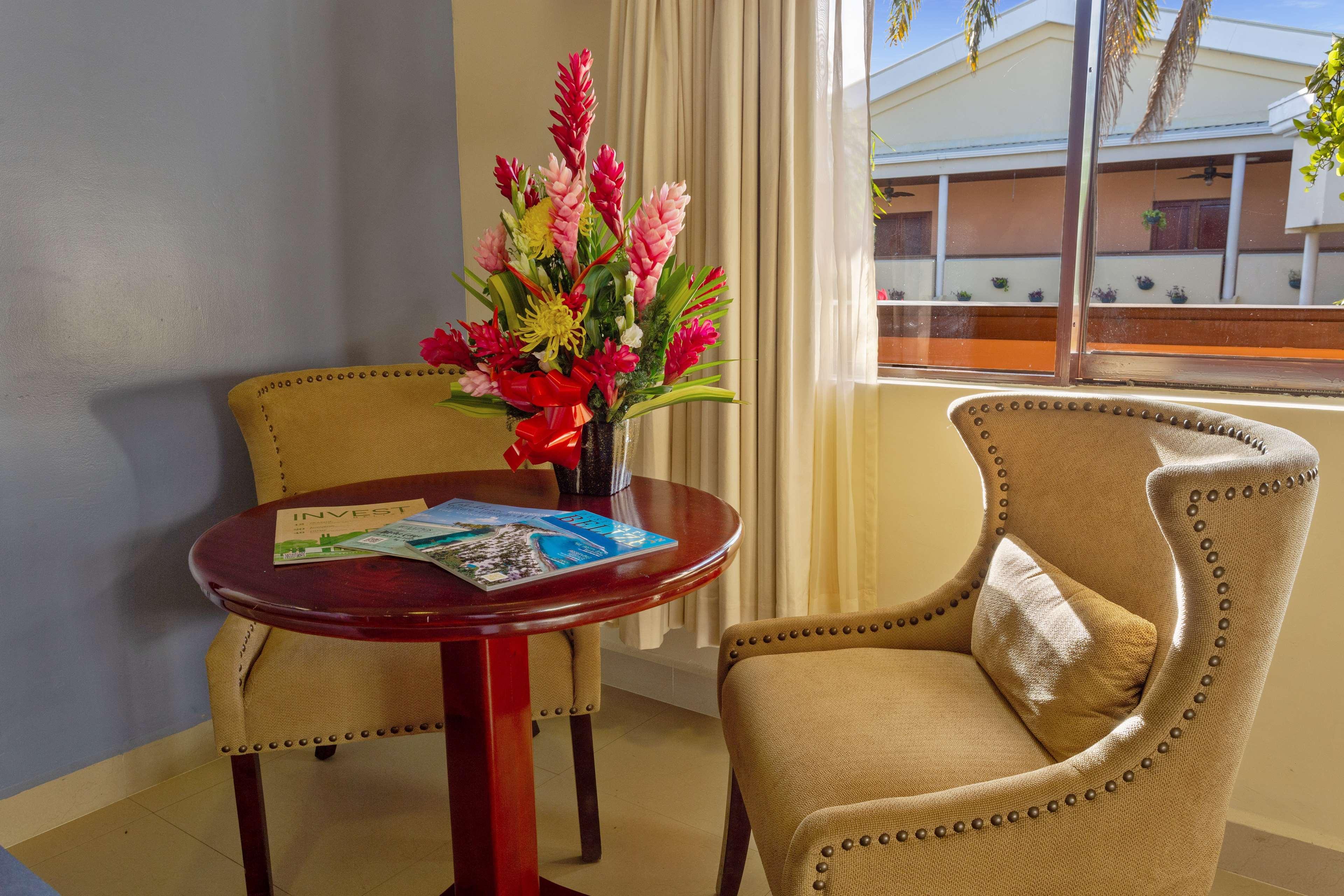 Best Western Plus Belize Biltmore Plaza Belize City Exterior foto
