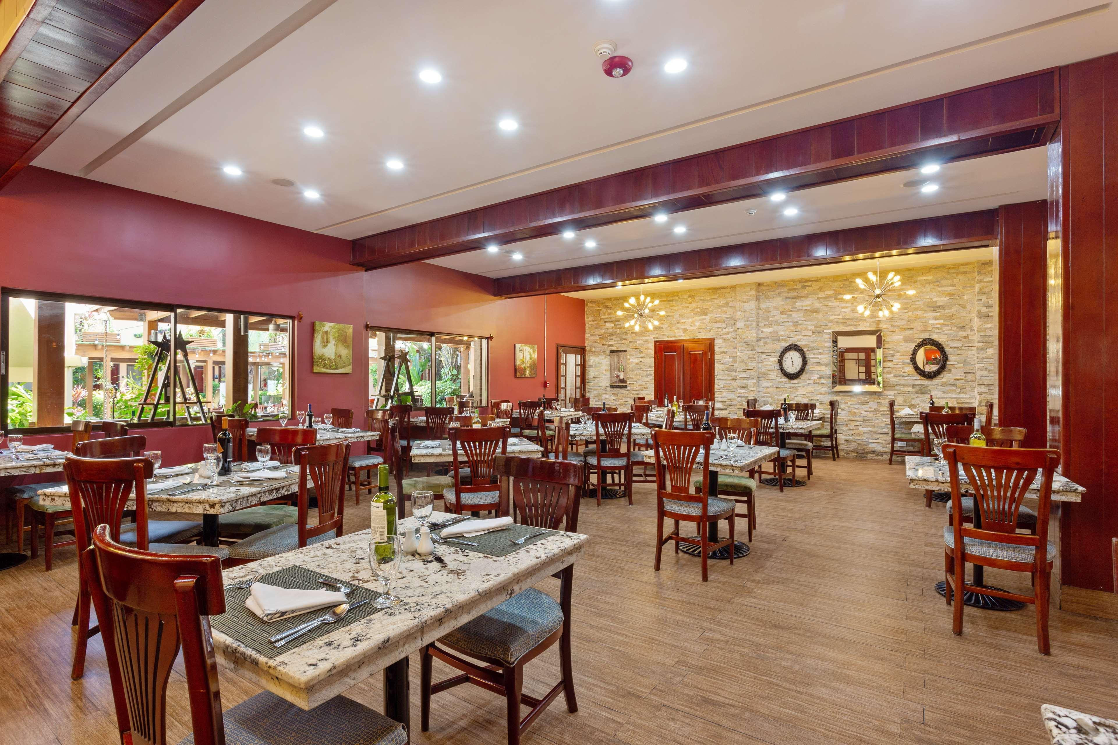 Best Western Plus Belize Biltmore Plaza Belize City Exterior foto