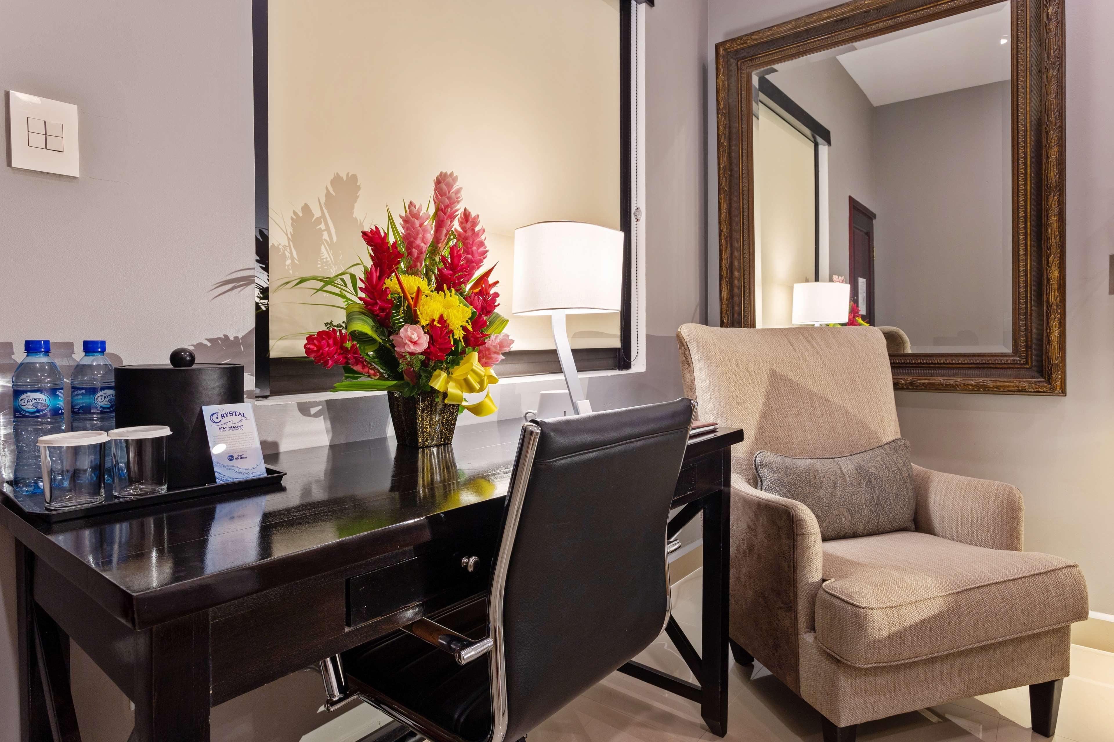 Best Western Plus Belize Biltmore Plaza Belize City Exterior foto