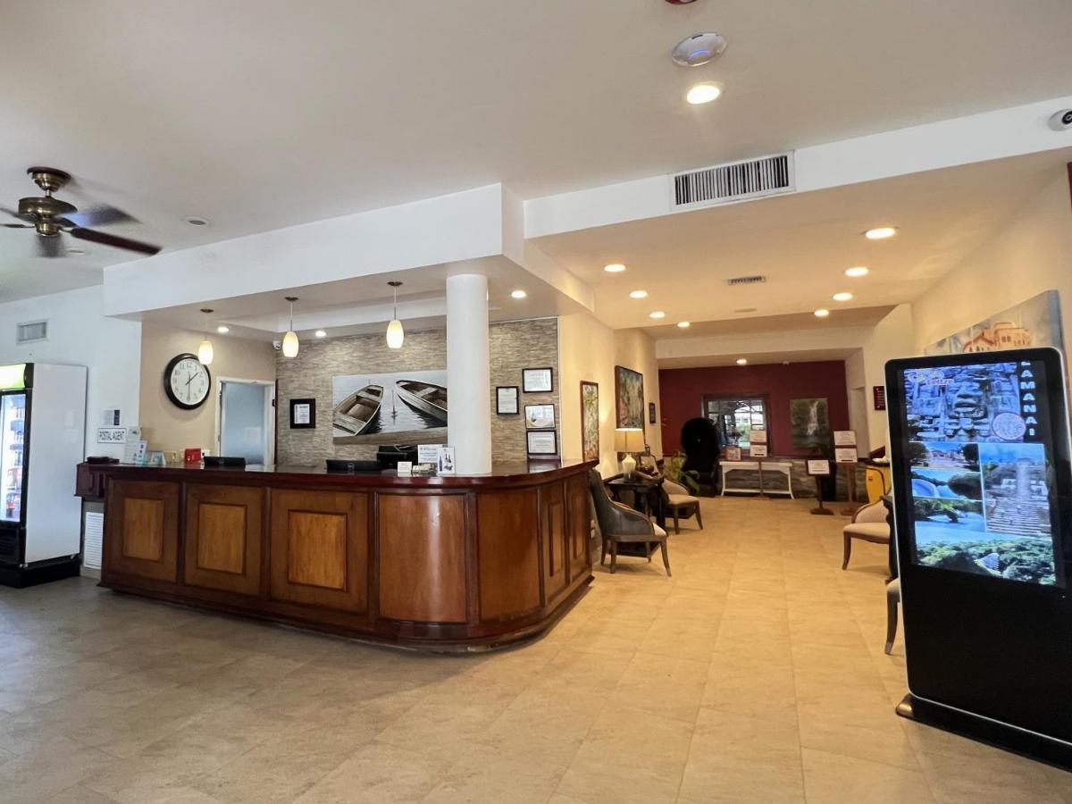 Best Western Plus Belize Biltmore Plaza Belize City Exterior foto